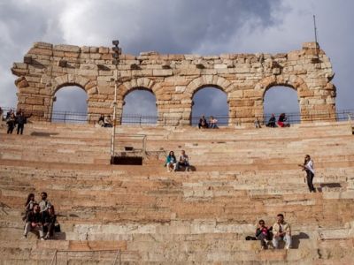 Foto delle scalinate dell'Arena di Verona